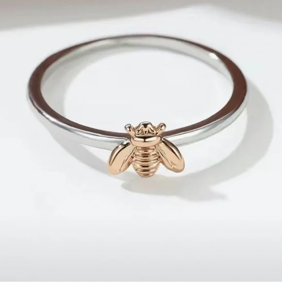 18k Gold Plated Bee Ring Golden Women’s Ring Jewelry - Picture 1 of 3